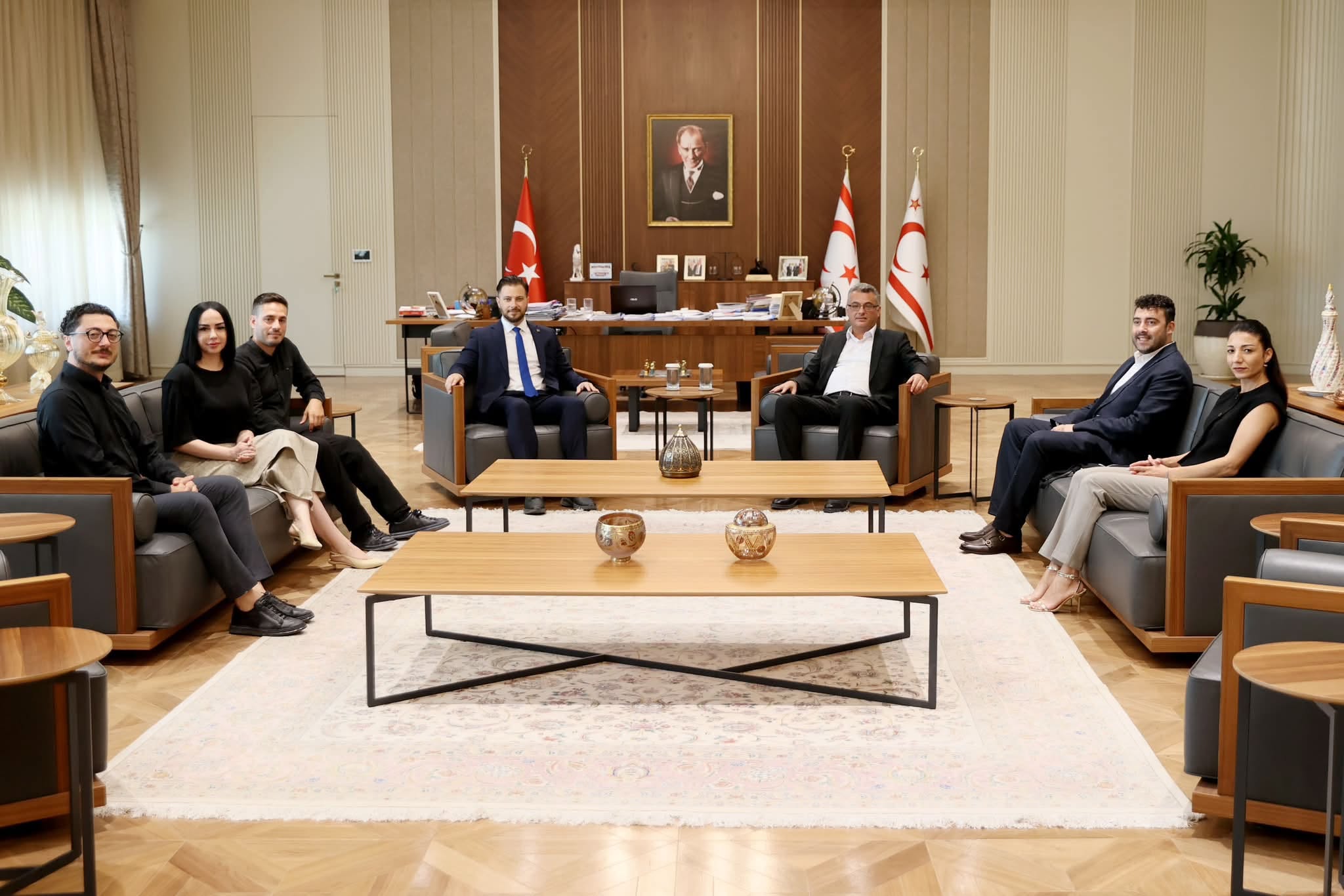 KTMMOB MİMARLAR ODASI YÖNETİMİ CUMHURBAŞKANI TUFAN ERHÜRMAN’I ZİYARET ETTİ